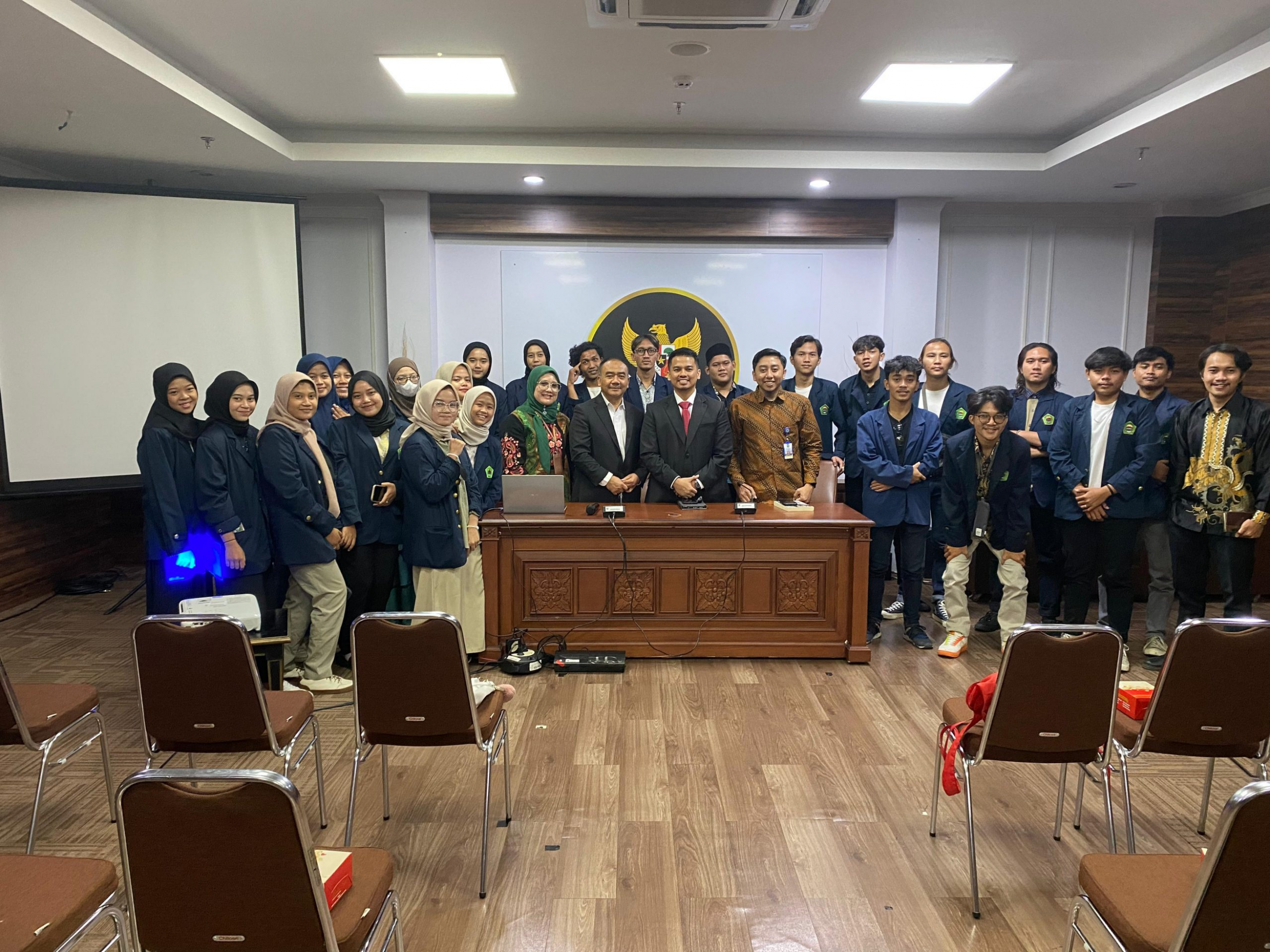 Mahasiswa Ahwal Al Syaksyiah (Hukum Keluarga) Universitas Islam 45 Kunjungan Pratikum ke Mahkamah Konstitusi