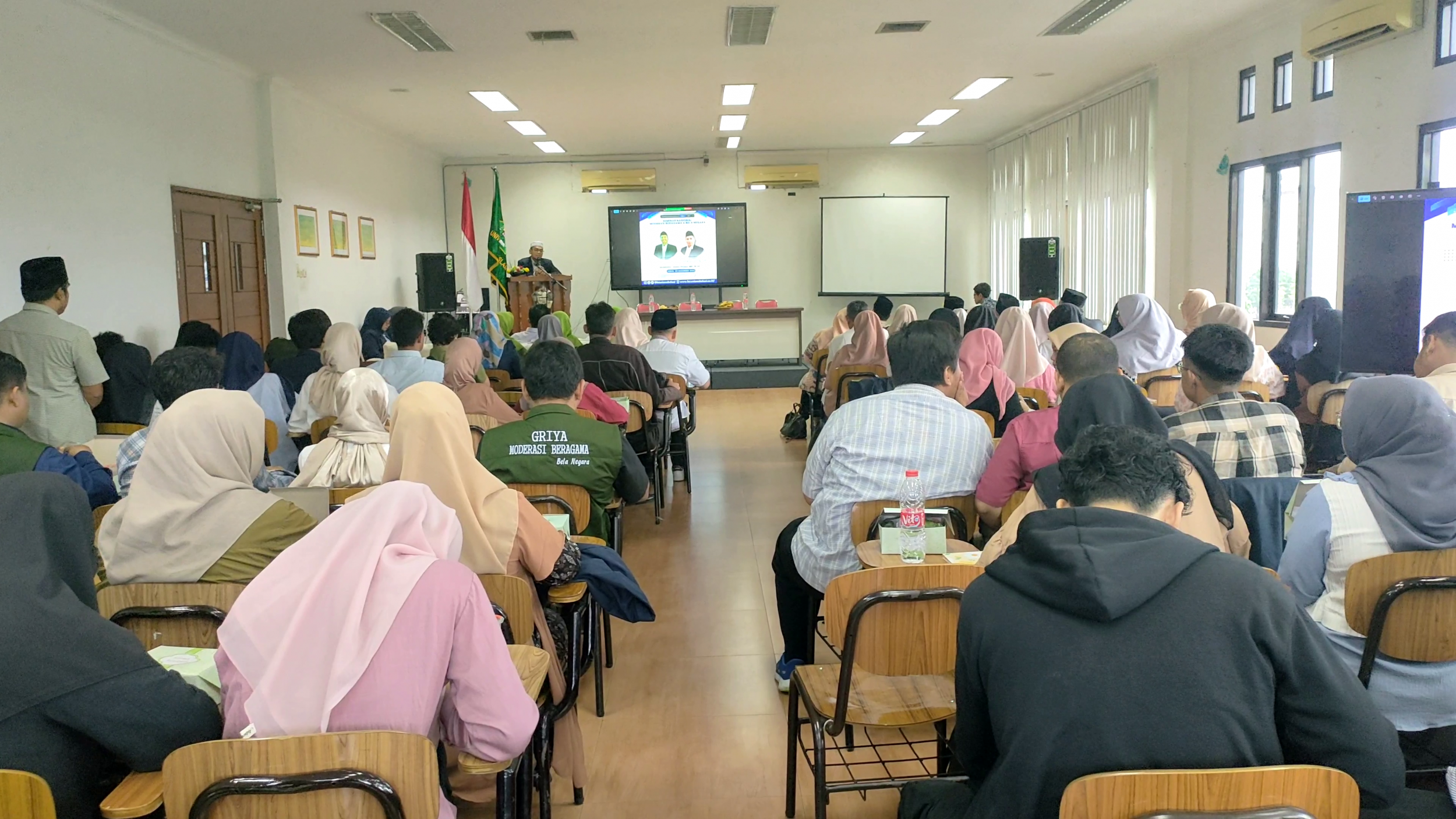 SEMINAR NASIONAL MODERASI AGAMA DAN BELA NEGARA KOLABORASI ANTARA FAI UNIVERSITAS ISLAM 45 DENGAN KEMENTRIAN AGAMA REPUBLIK INDONESIA